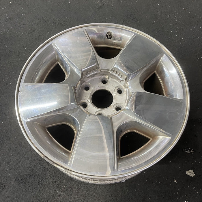 20" AVALANCHE 1500 09-11 20x8.5, 5 spoke, covered lug nuts, flat spoke Original - Close-Up Detail