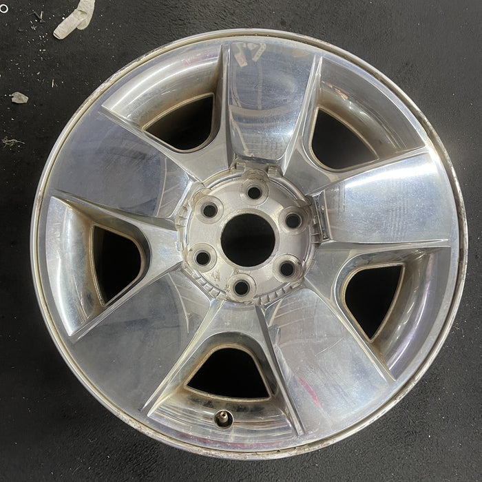 20" AVALANCHE 1500 09-11 20x8.5, 5 spoke, covered lug nuts, flat spoke Original - Angle View
