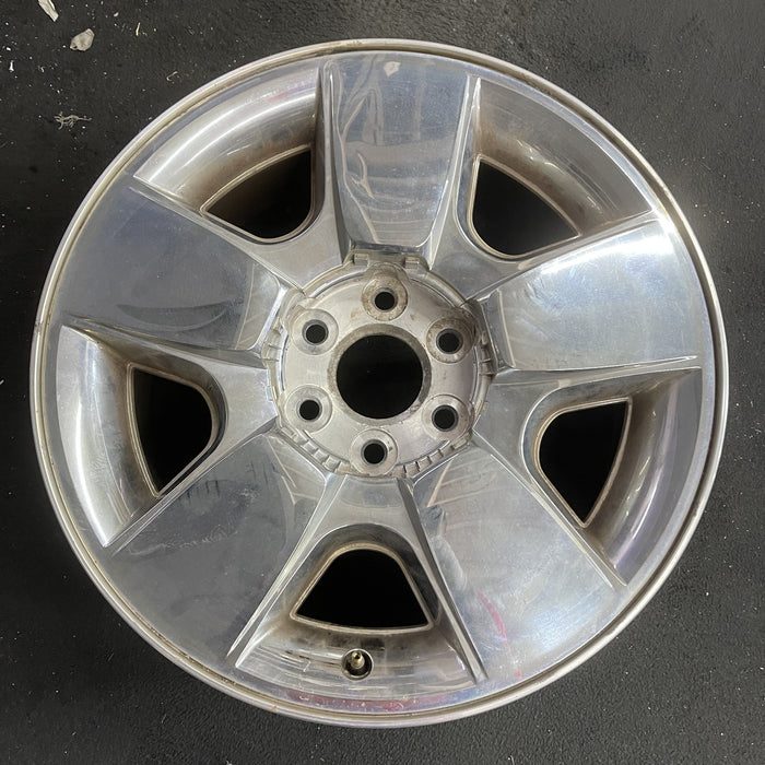 20" AVALANCHE 1500 09-11 20x8.5, 5 spoke, covered lug nuts, flat spoke Original - Angle View