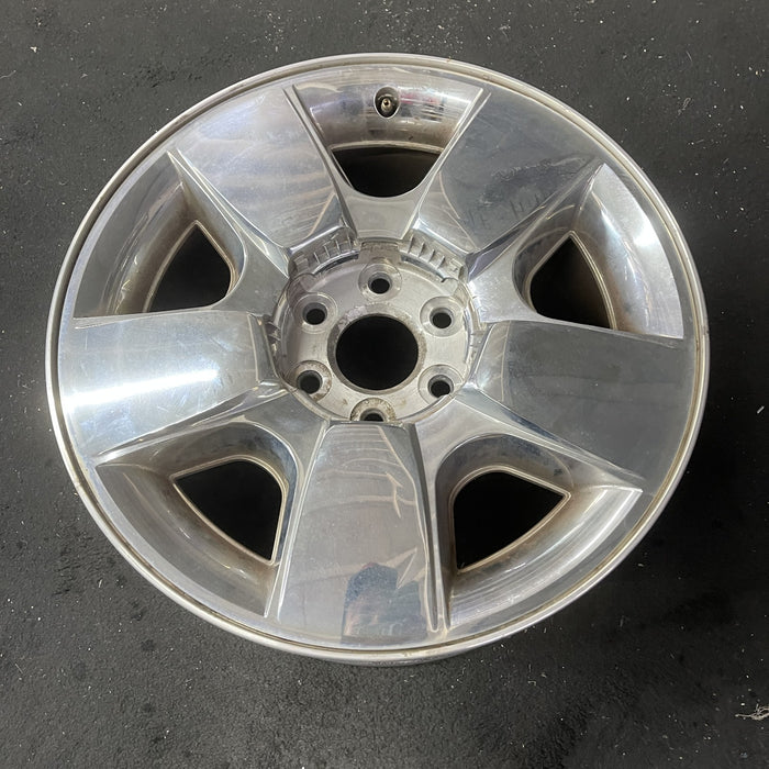 20" AVALANCHE 1500 09-11 20x8.5, 5 spoke, covered lug nuts, flat spoke Original - Close-Up Detail