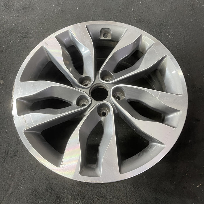 18" OPTIMA 14-15 18x7.5 , SX, w/ Original OEM Wheel Rim - Close-Up Detail