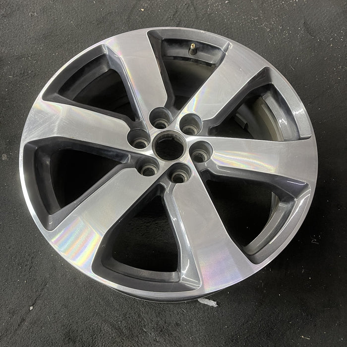 20" TRAVERSE 18-19 20x8, 6 spoke Original OEM Wheel Rim - Close-Up Detail