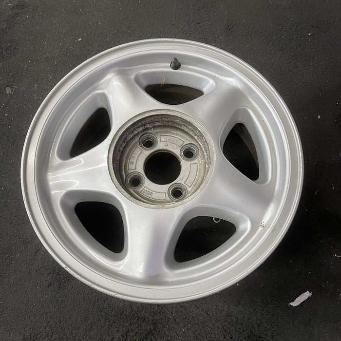 16" MUSTANG 91-93 16x7 , argent Original OEM Wheel Rim - Close-Up Detail