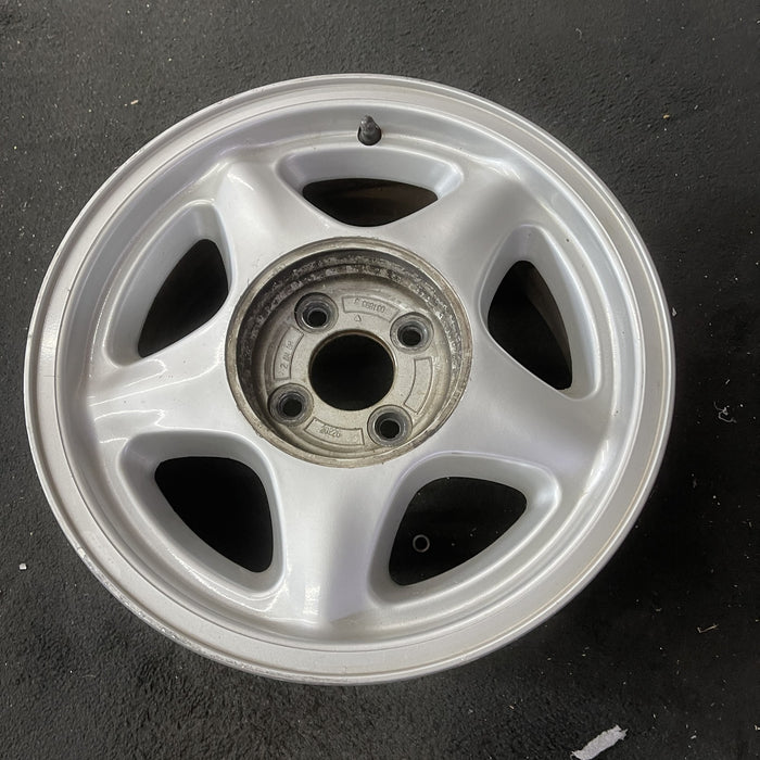 16" MUSTANG 91-93 16x7 , argent Original OEM Wheel Rim - Close-Up Detail