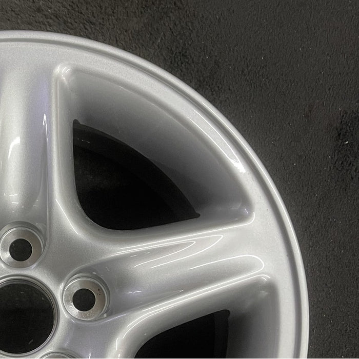 16" LEXUS RX300 99 16x6.5 alloy Original OEM Wheel Rim - Close-Up Detail