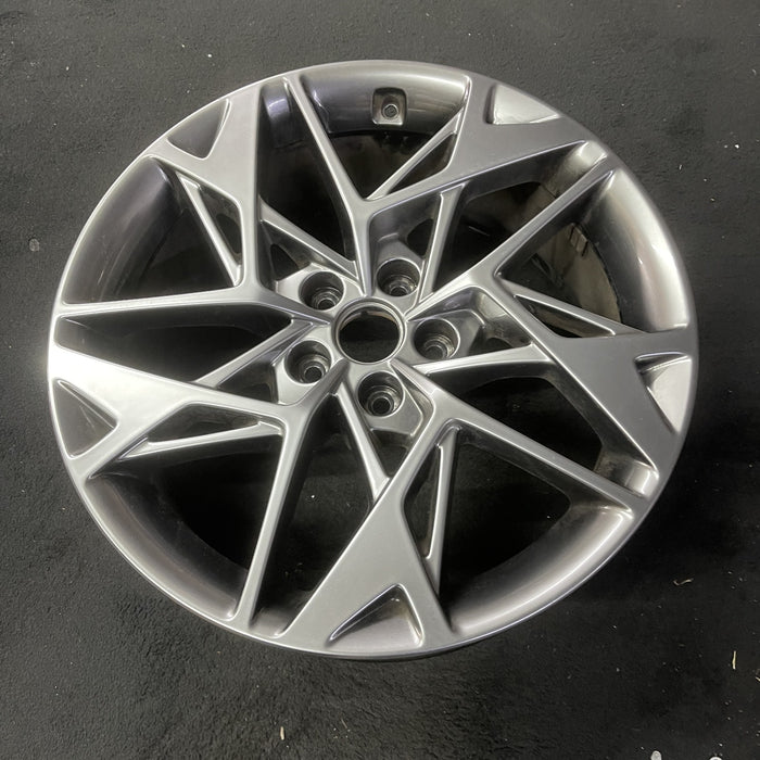 19" GV70 22-24 19x8 , twisted spoke Original OEM Wheel Rim - Close-Up Detail