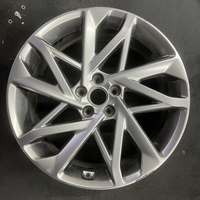 20" GV60 23-24 20x8.5 Original OEM Wheel Rim - Angle View