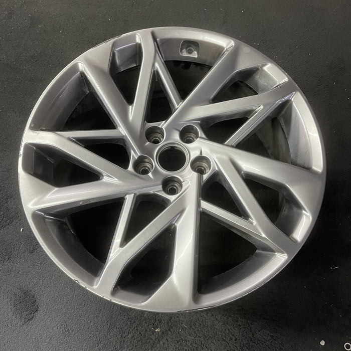 20" GV60 23-24 20x8.5 Original OEM Wheel Rim - Close-Up Detail