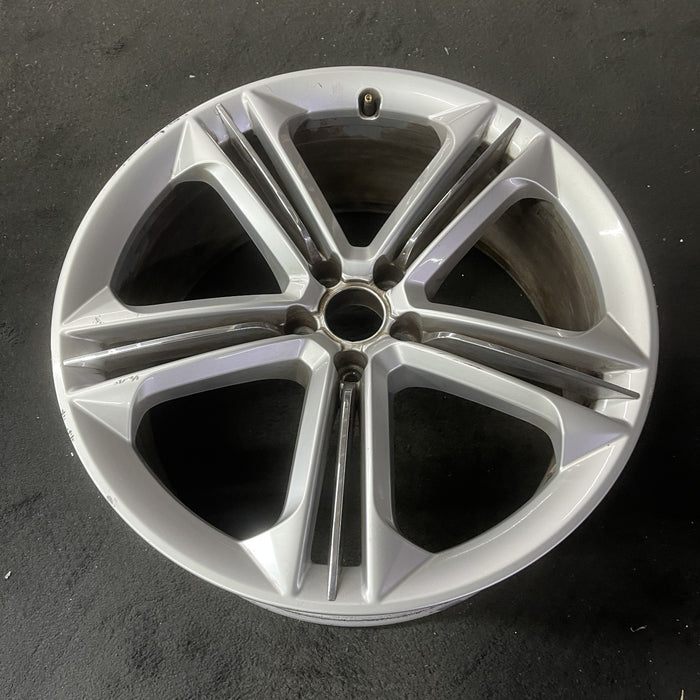 21" AUDI S8 13-16 21x9, 5 triple spoke Original OEM Wheel Rim - Close-Up Detail