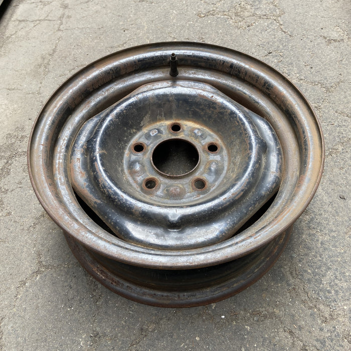 14" APOLLO 73-75 14x5 Original OEM Wheel Rim - Close-Up Detail