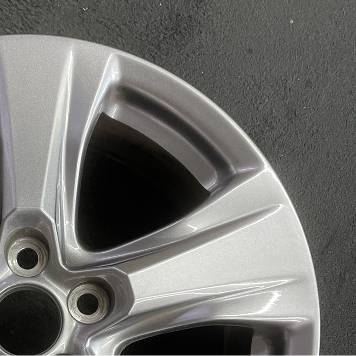 17" RAV4 19-25 17x7 alloy 5 spoke silver Original OEM Wheel Rim - Close-Up Detail