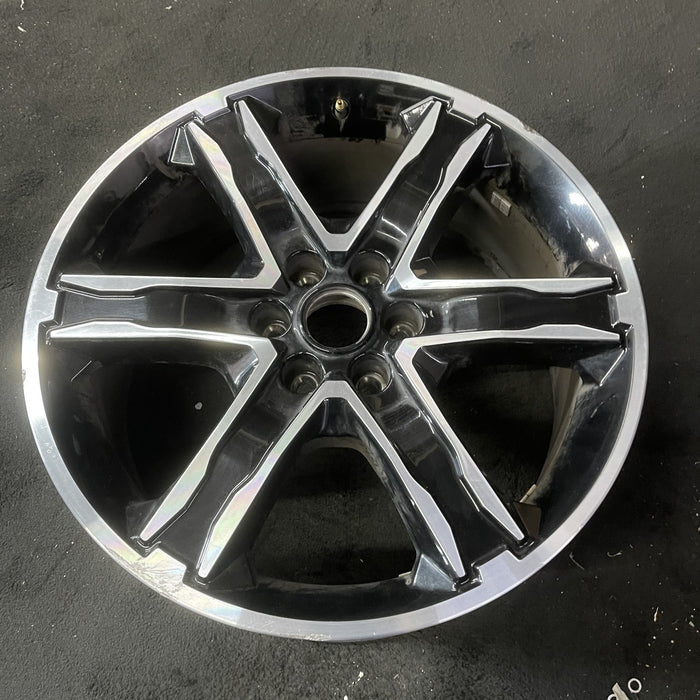 22" EXPEDITION 19-21 22x9.5 , 6 spoke Original OEM Wheel Rim - Close-Up Detail