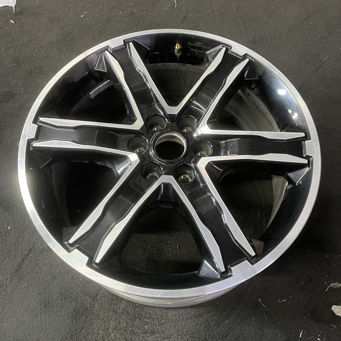 22" EXPEDITION 19-21 22x9.5 , 6 spoke Original OEM Wheel Rim - Close-Up Detail