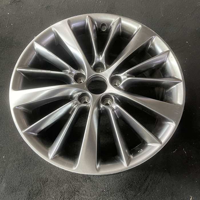 18" INFINITI Q50 18-24 18x7.5 Original OEM Wheel Rim - Close-Up Detail