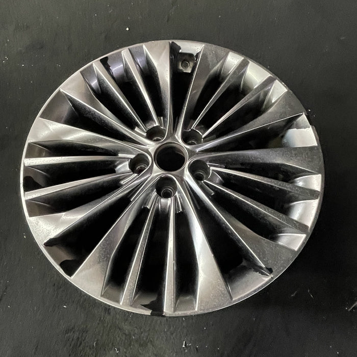 19" CADENZA 17-19 19x8 , 20 spoke Original OEM Wheel Rim - Close-Up Detail