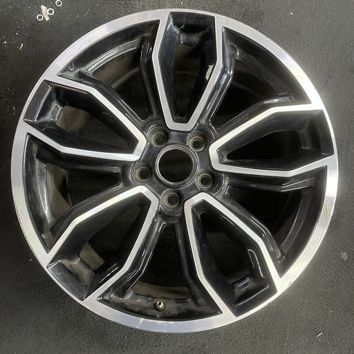 19" MUSTANG 13-14 19x8.5 , machined edges , 5 split spoke, Y spoke design - Angle View