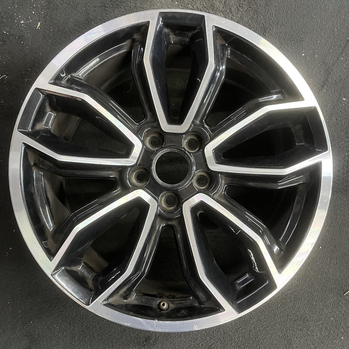 19" MUSTANG 13-14 19x8.5 , machined edges , 5 split spoke, Y spoke design - Angle View