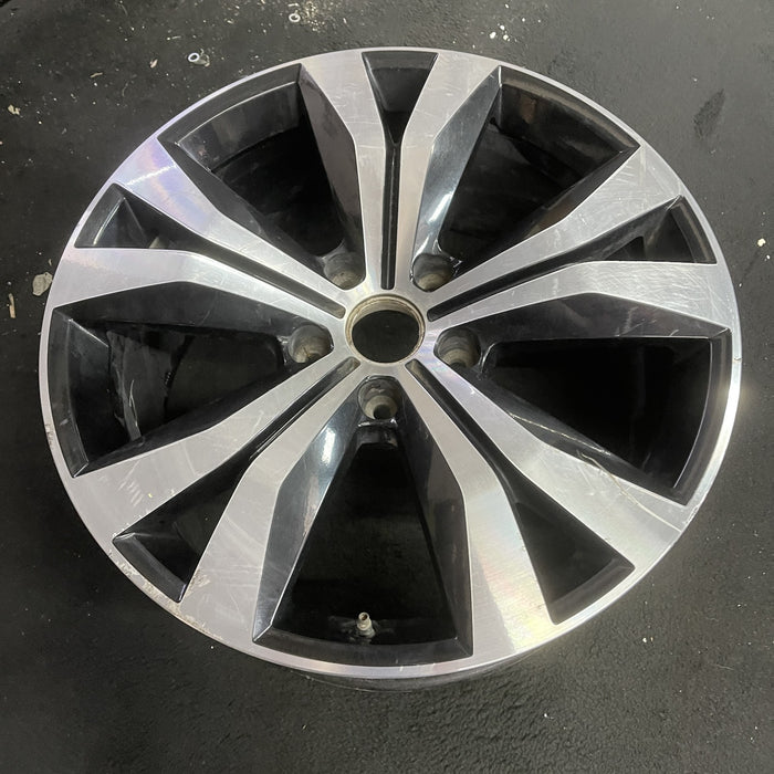 20" TOUAREG 17 20x9 , 5 spoke, double, angled spokes, machined black Original - Side Profile