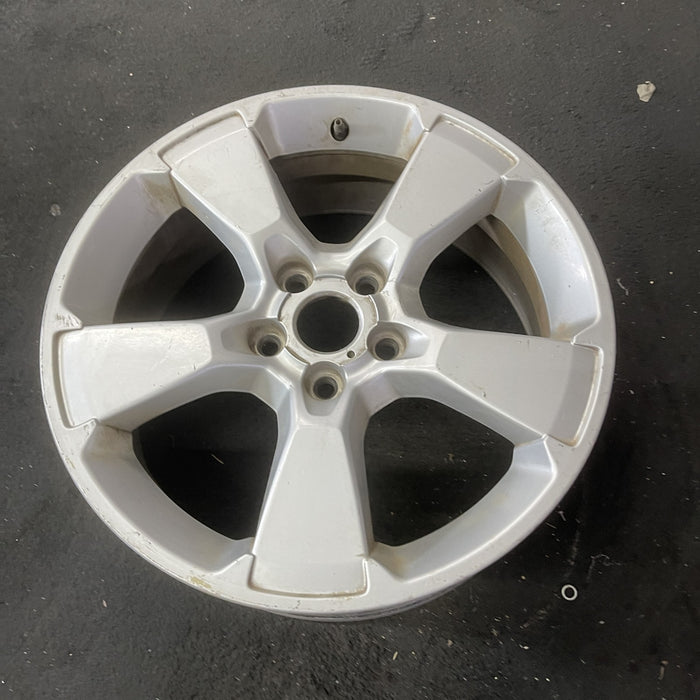 18" CAPTIVA SPORT 13 18x7, ID JNA Original OEM Wheel Rim - Close-Up Detail