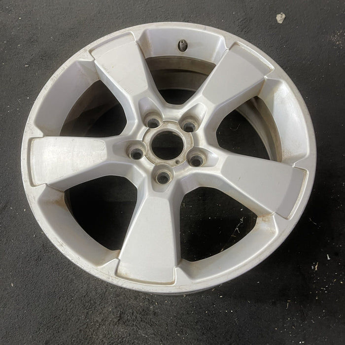 18" CAPTIVA SPORT 13 18x7, ID JNA Original OEM Wheel Rim - Close-Up Detail