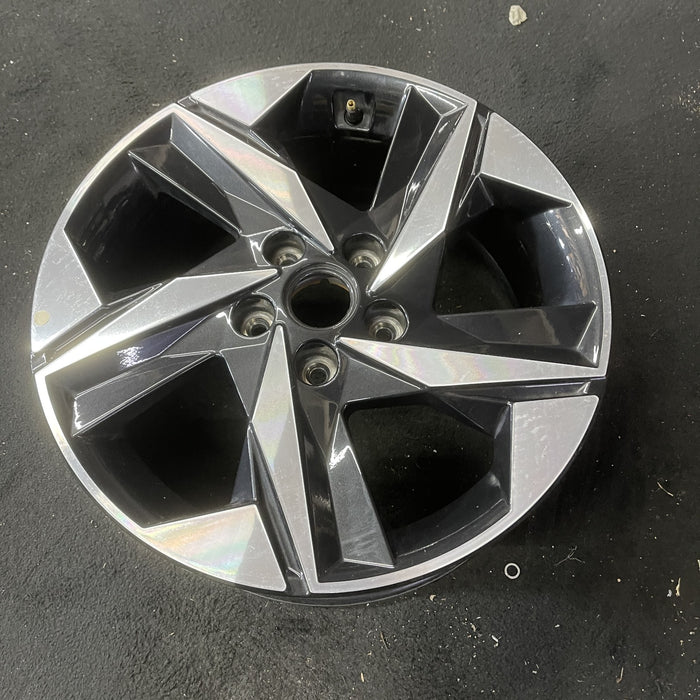 17" ELANTRA 21-23 17x7 Original OEM Wheel Rim - Close-Up Detail