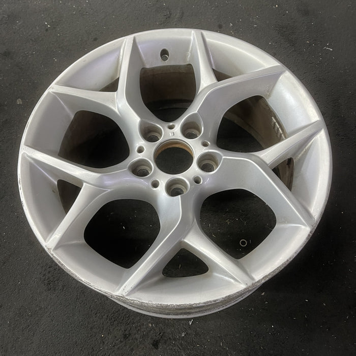 18" BMW X1 12-15 18x8 , 5 spoke, open Y spoke Original OEM Wheel Rim - Close-Up Detail