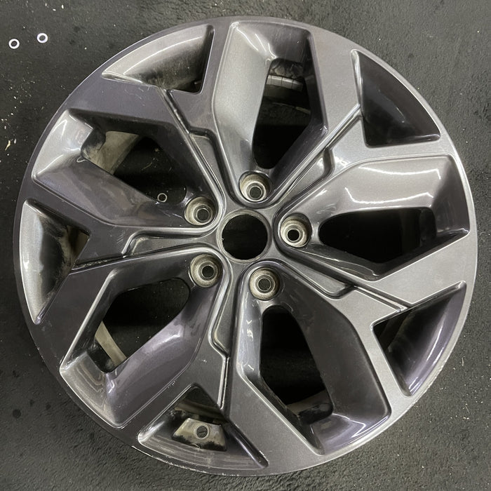 18" SPORTAGE 20 18x7 , 5 Y spoke, dark gray Original OEM Wheel Rim - Angle View