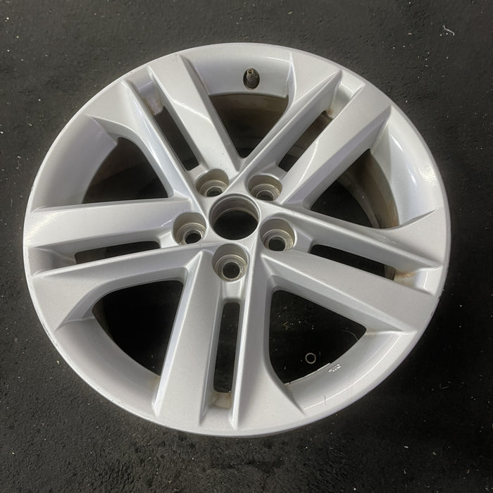 16" COROLLA 19-22 Hatchback, 16x7 Original OEM Wheel Rim - Close-Up Detail