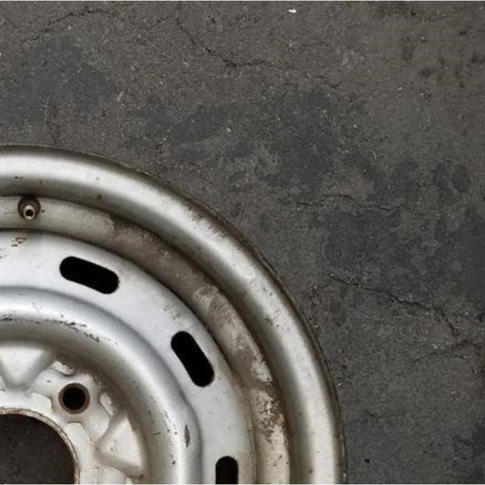 15" BRONCO 92-96 15x6 Original OEM Wheel Rim - Close-Up Detail