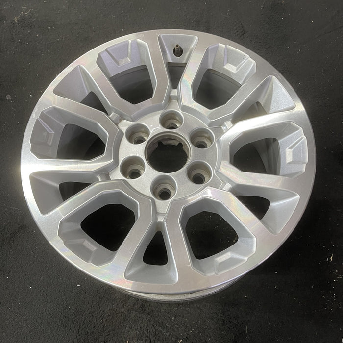 18" SIERRA 1500 PICKUP 14-17 18x8.5, , double Original OEM Wheel Rim - Close-Up Detail