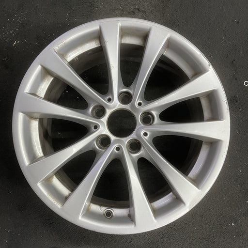 17" BMW 320i 12-13 , 17x7.5 , 5 spoke, V spoke, narrow spoke edge Original OEM - Angle View