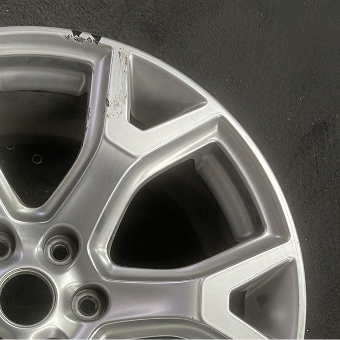 20" WAGONEER 22 20x9 6 spoke Y spoke silver Original OEM Wheel Rim - Close-Up Detail