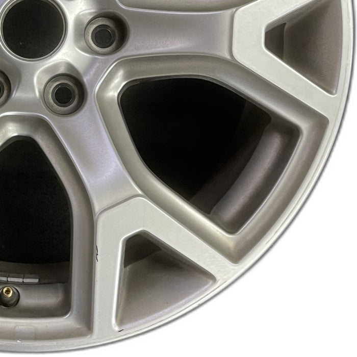 20" WAGONEER 22 20x9 6 spoke Y spoke silver Original OEM Wheel Rim - Close-Up Detail