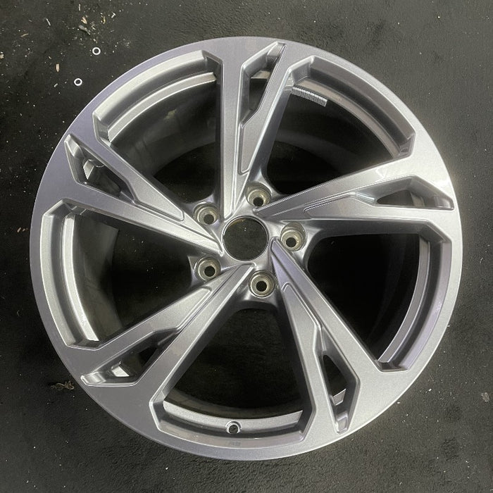 20" E-TRON GT 22-24 20x11 silver Original OEM Wheel Rim - Front View