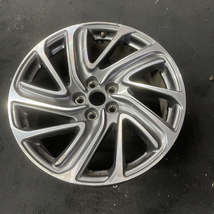 19" AVIATOR 20-24 19x8, Original OEM Wheel Rim - Close-Up Detail
