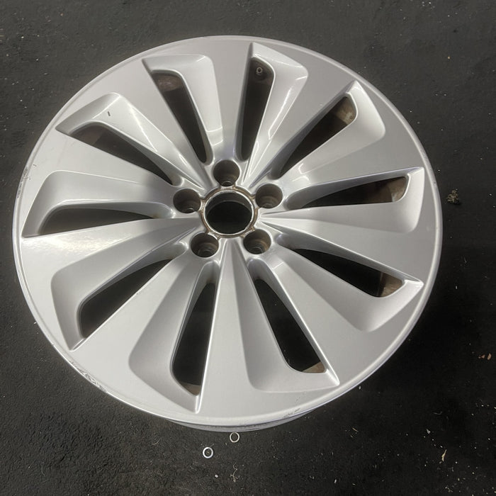 19" AUDI Q5 13-16 19x8, 10 spoke, turbine design Original OEM Wheel Rim - Close-Up Detail