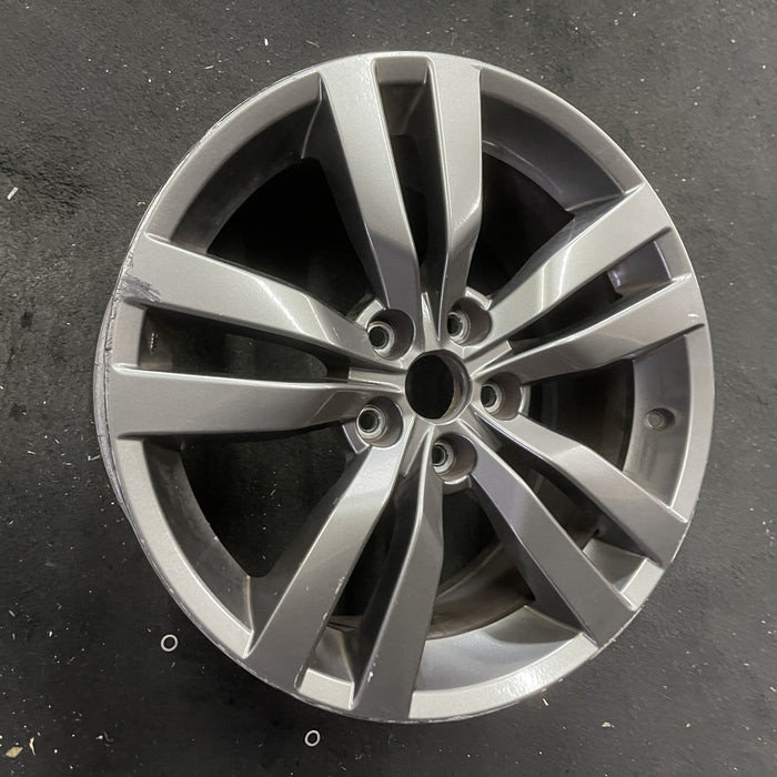 18" IMPREZA 12-14 18x8.5 , 5 spoke, double spoke Original OEM Wheel Rim - Close-Up Detail