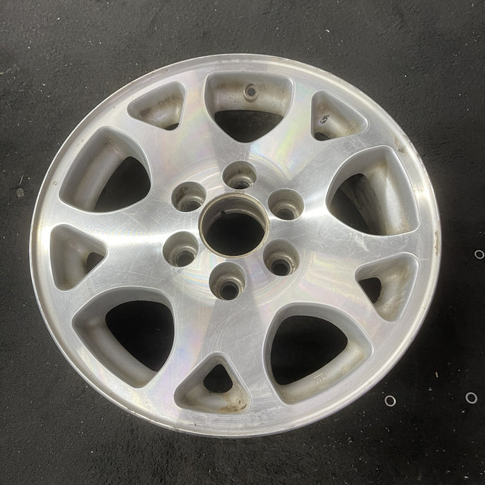 17" SUBURBAN 1500 01-03 17x7.5 Original OEM Wheel Rim - Close-Up Detail