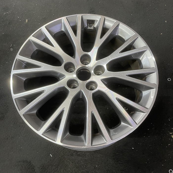19" GV80 21-24 19x8.5 Original OEM Wheel Rim - Close-Up Detail