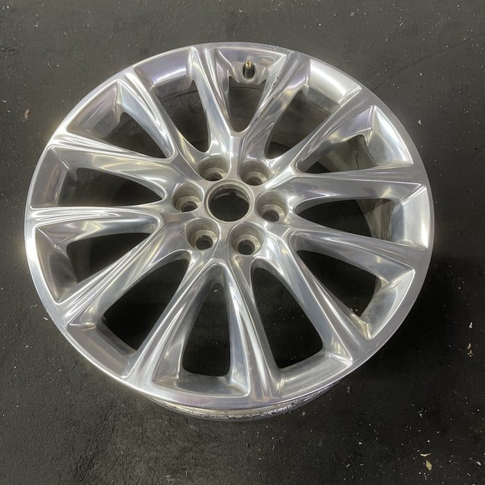 20" ENCLAVE 18-20 20x8, 12 spoke, opt SQ7 Original OEM Wheel Rim - Close-Up Detail