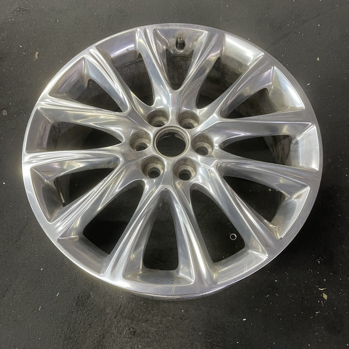 20" ENCLAVE 18-20 20x8, 12 spoke, opt SQ7 Original OEM Wheel Rim - Close-Up Detail