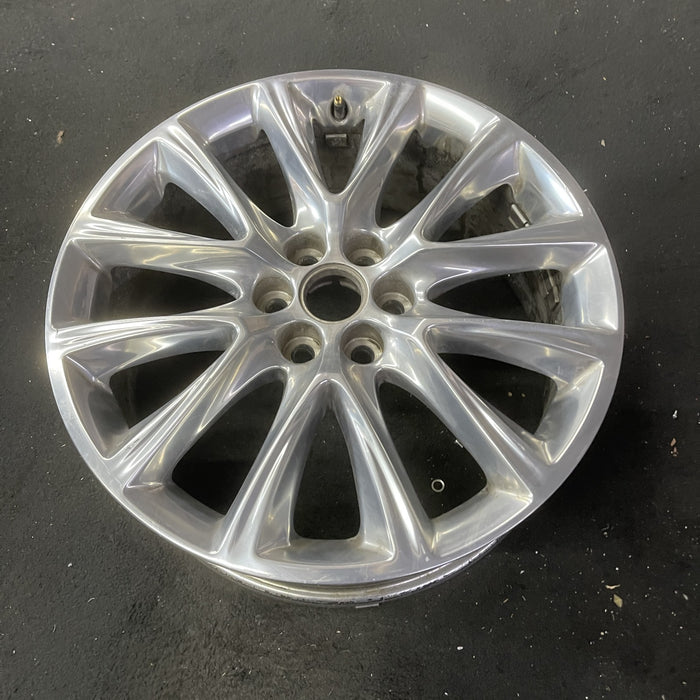 20" ENCLAVE 18-20 20x8, 12 spoke, opt SQ7 Original OEM Wheel Rim - Close-Up Detail