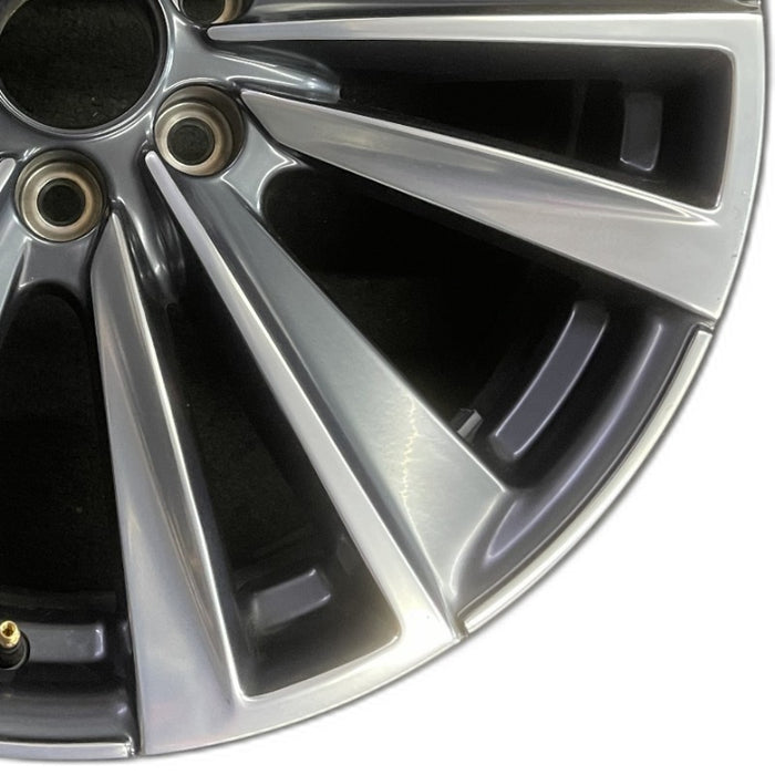 22" ESCALADE 24 22x9 6 spoke double spoke Original OEM Wheel Rim - Close-Up Detail