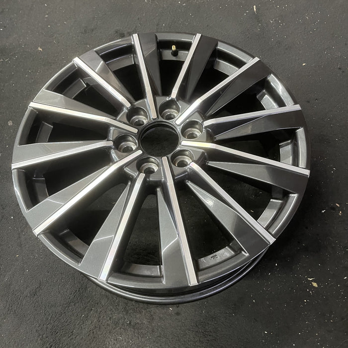 22" GX550 24 22x7.5 Original OEM Wheel Rim - Close-Up Detail