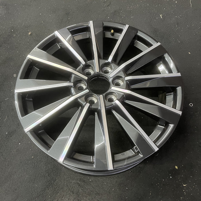 22" GX550 24 22x7.5 Original OEM Wheel Rim - Close-Up Detail