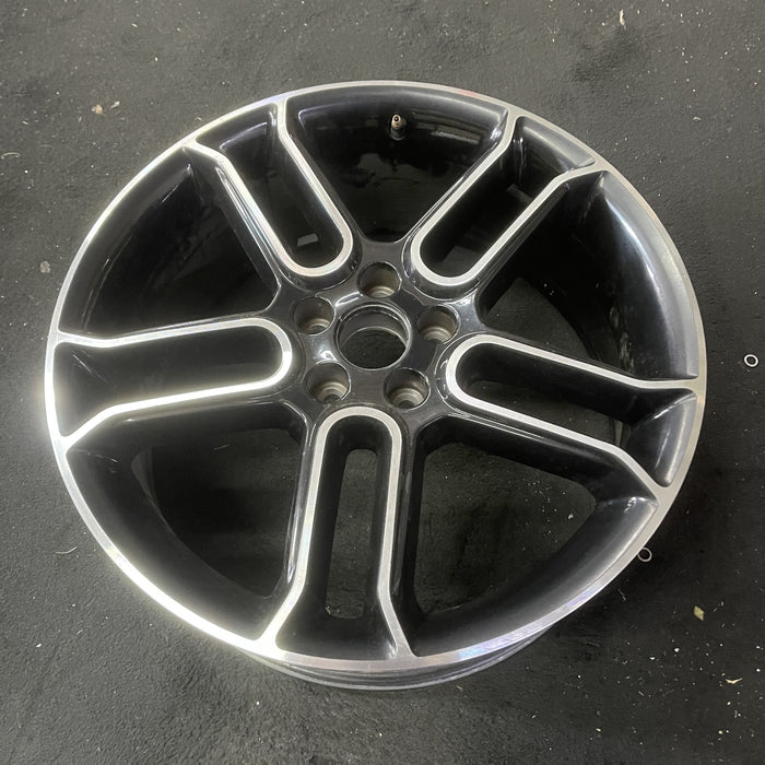 20" EDGE 13 20x8 , , black with machined edges Original OEM Wheel Rim - Close-Up Detail
