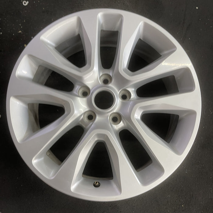 20" GRAND CHEROKEE 17 20x8, 5 spoke , w/o 75th Anniversary package; , silver - Angle View