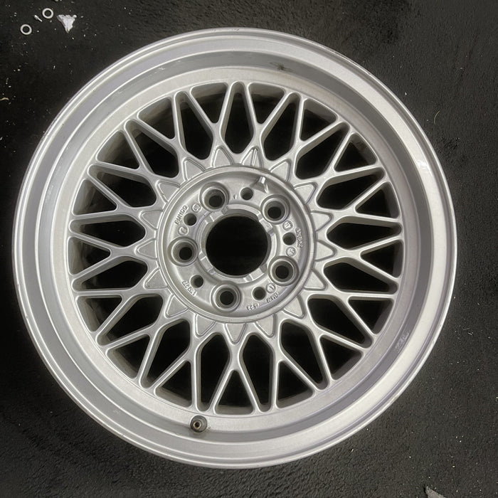 16" BMW 740i 95 , web design Original OEM Wheel Rim - Angle View