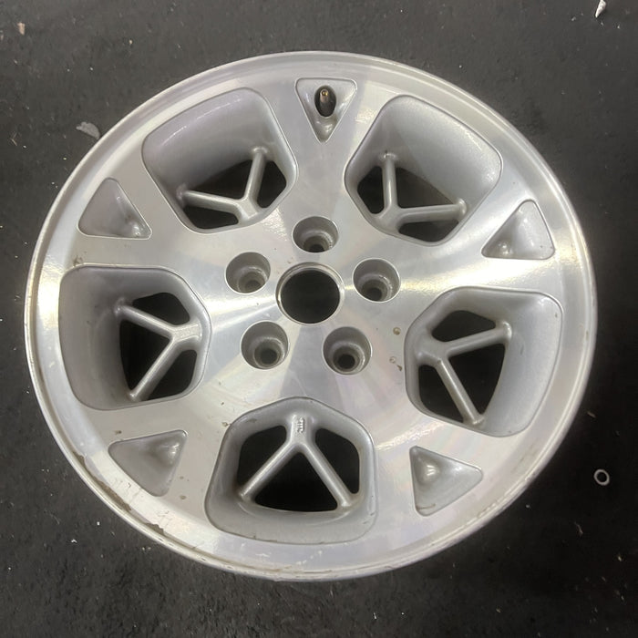 16" GRAND CHEROKEE 96 16x7 Original OEM Wheel Rim - Close-Up Detail