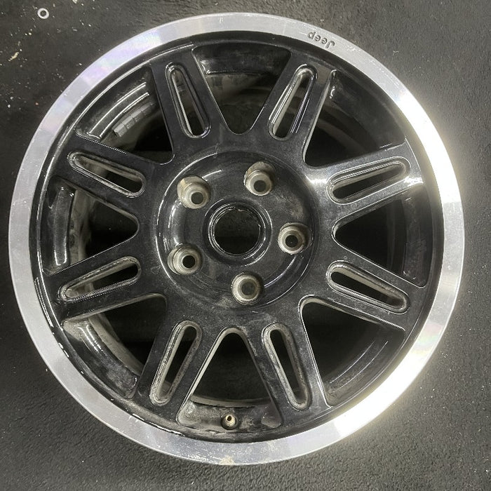 17" WRANGLER 09-10 17x7.5 8 split spokes machined spokes with black pockets - Additional View